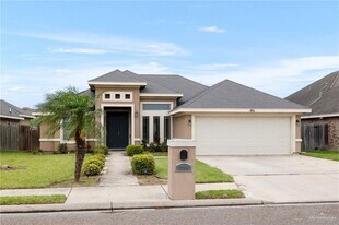 13 Yellow Stone St in Edinburg, TX - Building Photo
