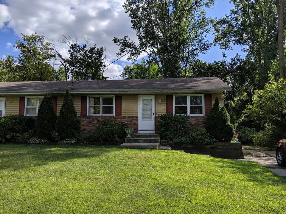 1010 33rd St SE in Grand Rapids, MI - Building Photo