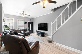 3056 Aramingo Ave in Philadelphia, PA - Building Photo - Building Photo