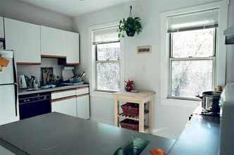 35 Buena Vista Park, Unit 3 in Cambridge, MA - Building Photo - Building Photo