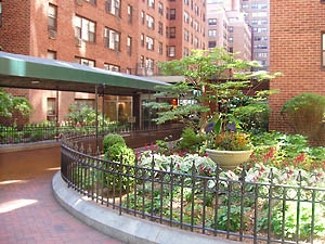 Two Tudor City Place in New York, NY - Building Photo - Building Photo