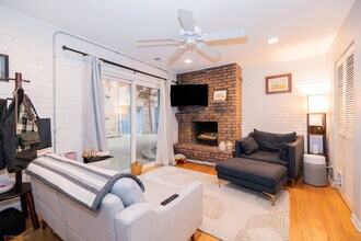 455 W Grant Pl in Chicago, IL - Building Photo - Building Photo
