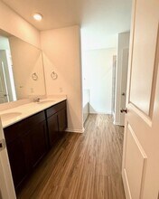 502 Golden Plains Pkwy in Hutto, TX - Building Photo - Building Photo