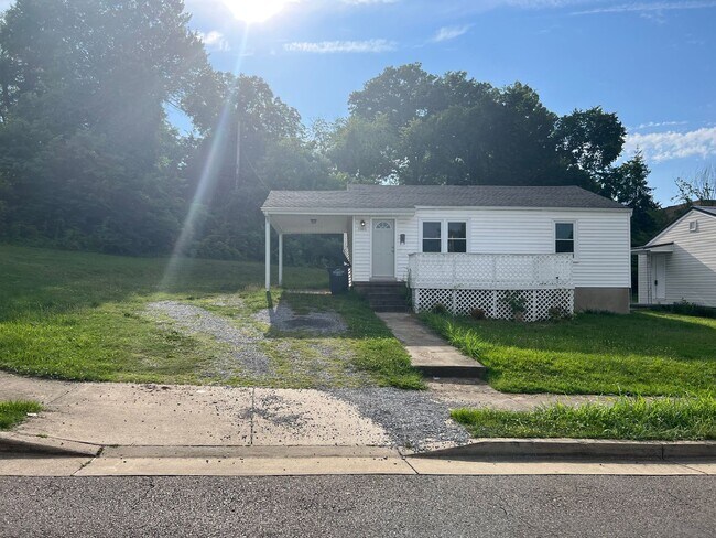 1001 Gibson Mill Rd in Kingsport, TN - Building Photo - Building Photo