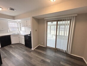 N89W17784 Martin Dr in Menomonee Falls, WI - Building Photo - Building Photo