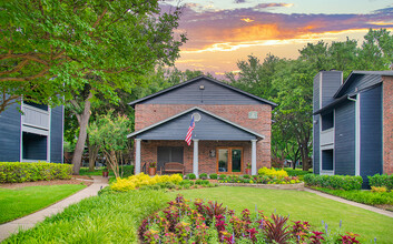 MAA Highlands North in Dallas, TX - Foto de edificio - Building Photo