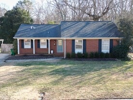 1726 Edgewater Dr in Charlotte, NC - Building Photo