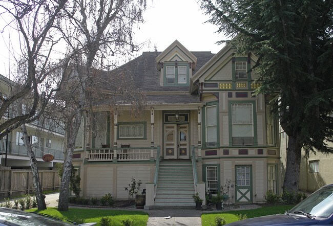 2242 San Jose Ave in Alameda, CA - Foto de edificio - Building Photo