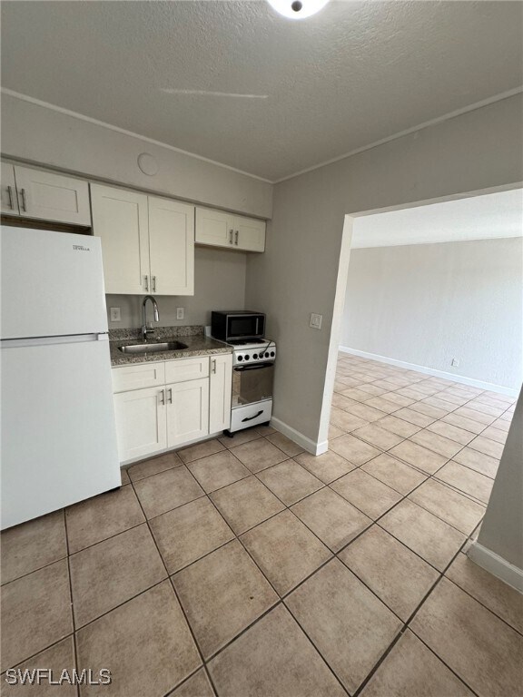 property at 2452 Stella St