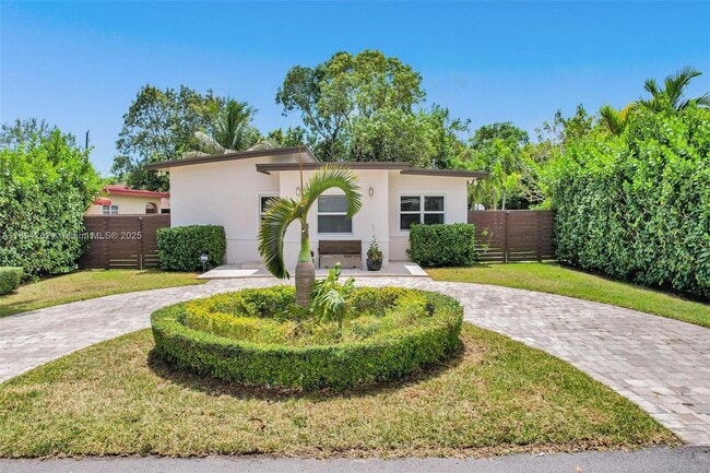 6550 SW 52nd Terrace in Miami, FL - Building Photo - Building Photo