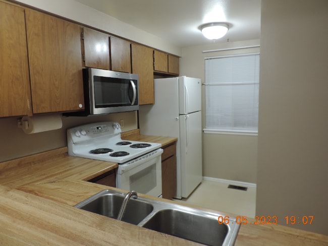 4240 S Mobile Cir