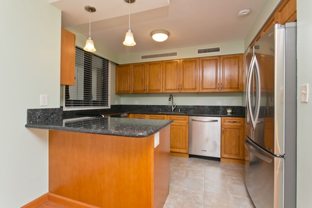 1600 Ala Moana Blvd in Honolulu, HI - Building Photo - Building Photo