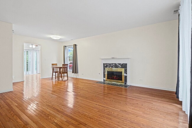 1725 Pickwick Ln in Glenview, IL - Building Photo - Building Photo
