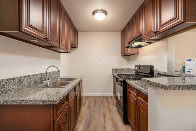 El Conquistador Apartments