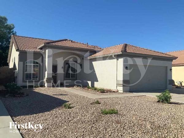 property at 1809 E Oakland St