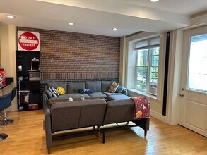 273 Webster St in Boston, MA - Building Photo - Building Photo