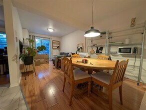 5076 Rue Ste Marie in Montréal, QC - Building Photo - Building Photo