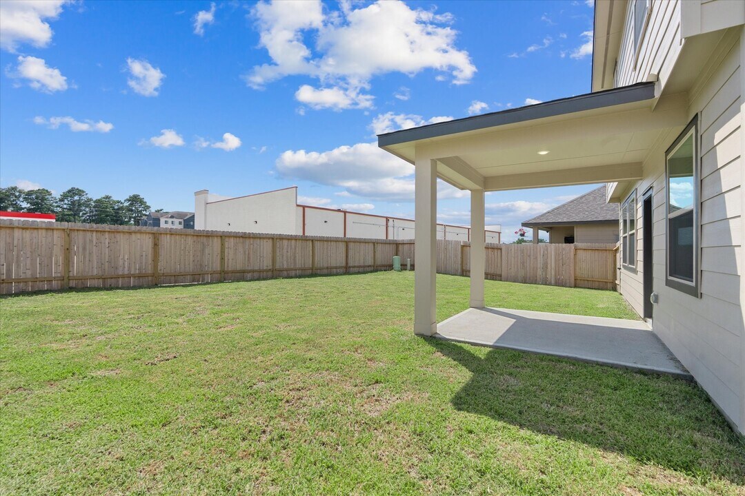 23011 Birmingham Grv Ln in Tomball, TX - Building Photo