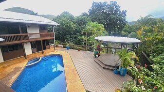 44-389-389 Kaneohe Bay Dr in Kaneohe, HI - Building Photo