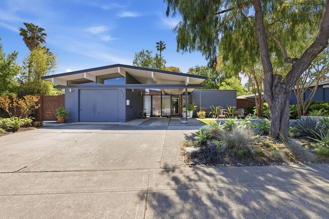 property at 754 Holly Oak Dr