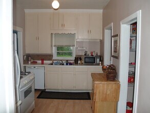559 Bellows St in St. Paul, MN - Foto de edificio - Building Photo