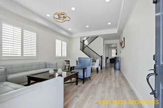 3012 N Spicewood St in Orange, CA - Foto de edificio - Building Photo