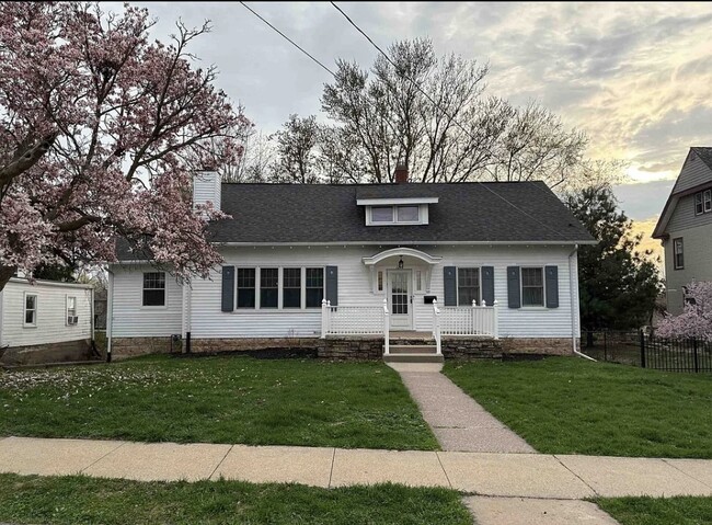 property at 1215 Mount Pleasant St
