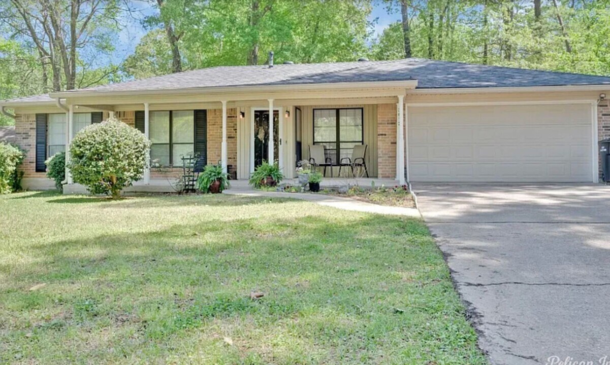 3613 Shadow Wood Dr in Haughton, LA - Building Photo