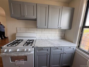 30 Locust Hill Ave in Yonkers, NY - Building Photo - Building Photo