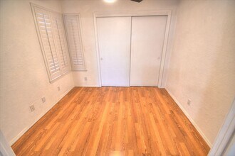 5151 Glenwood Pointe Ln NE in Albuquerque, NM - Building Photo - Building Photo