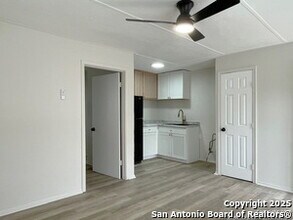 347 Ware Blvd in San Antonio, TX - Building Photo - Building Photo