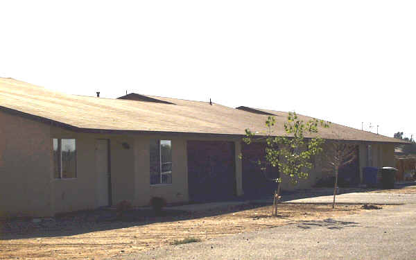 13176 Mohawk Rd in Apple Valley, CA - Building Photo - Building Photo