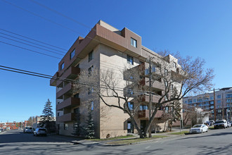 114 13 Av NW in Calgary, AB - Building Photo - Building Photo