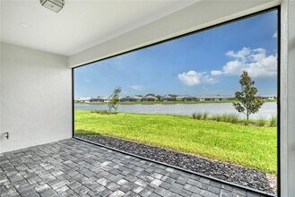 8168 Sternway Rd in Sarasota, FL - Building Photo - Building Photo