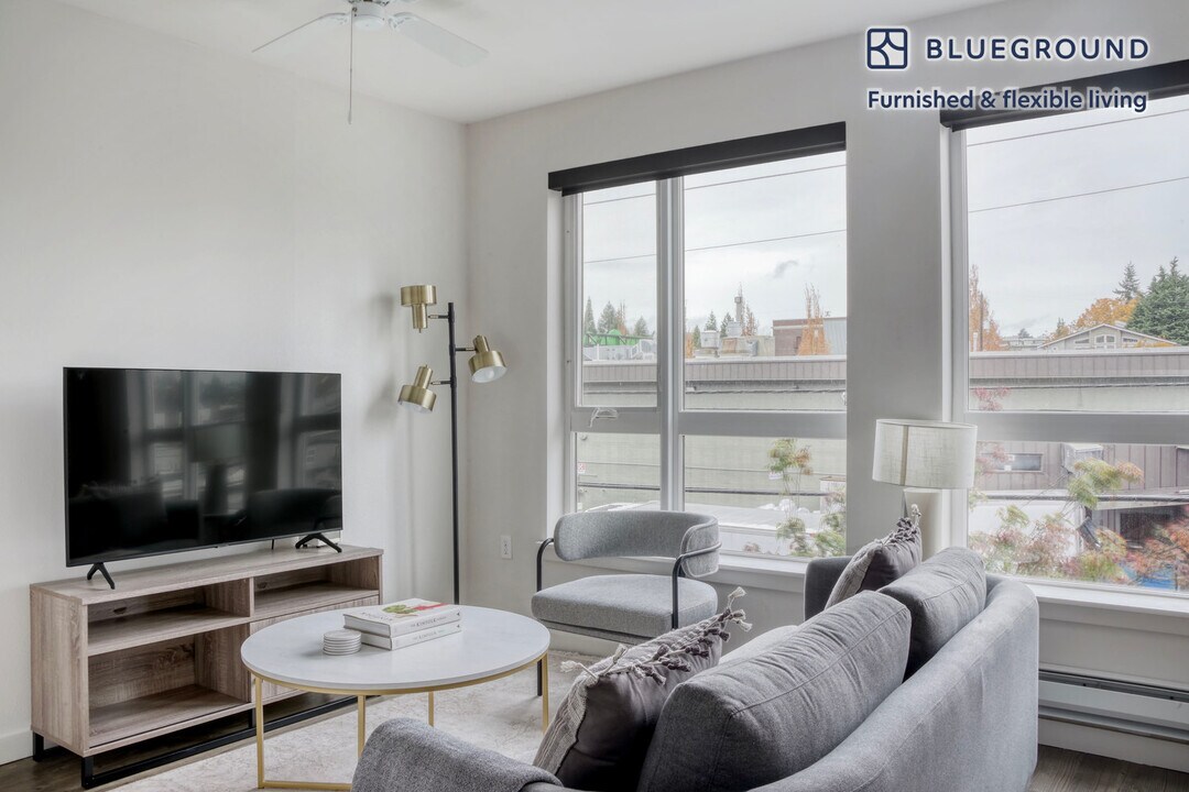 5555 14th Ave NW in Seattle, WA - Building Photo