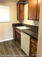 116 173rd St S in Spanaway, WA - Foto de edificio - Building Photo