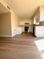 7621 10th St, Unit D in Buena Park, CA - Building Photo