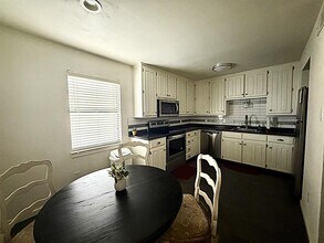 1226 Baylor Ave in Waco, TX - Building Photo - Building Photo