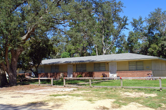 401 Fir Ave in Niceville, FL - Building Photo - Building Photo