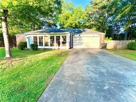 4754 Winthrop Dr in College Park, GA - Building Photo