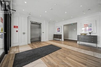 1077 Gordon St in Guelph, ON - Building Photo - Building Photo