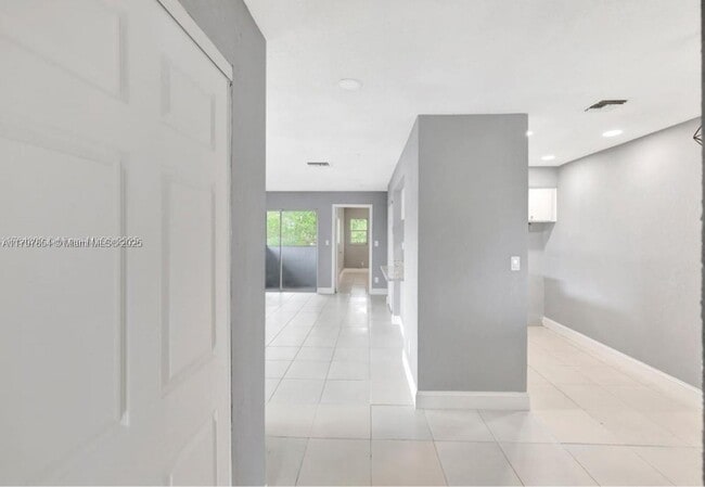 property at 825 SW 10th St