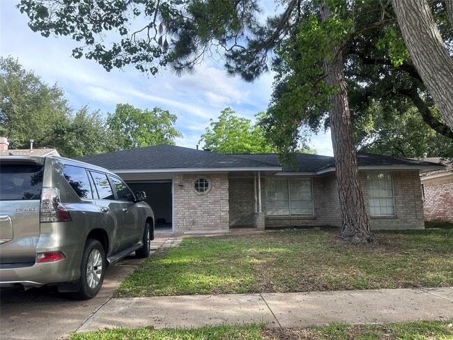 property at 13611 Fernhill Dr