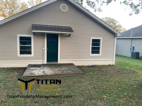 912 Denver St in Benton, AR - Foto de edificio - Building Photo