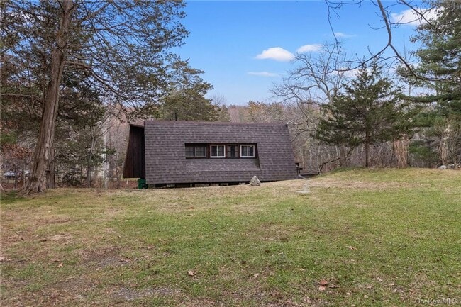 296 Pine Hill Rd in Pleasant Valley, NY - Building Photo - Building Photo