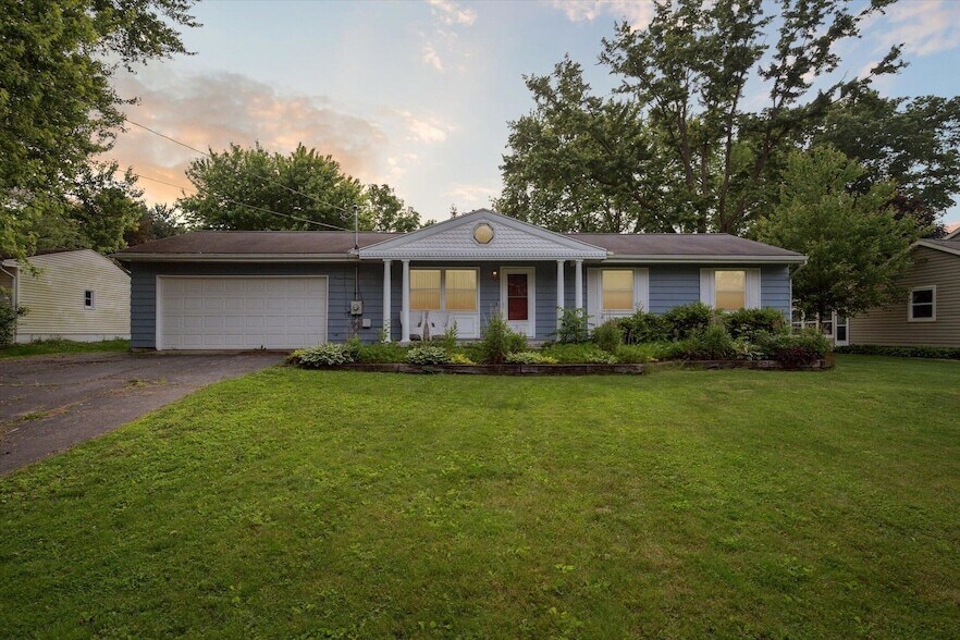212 Fulton Blvd, Unit Large 2 Bedrooms 05-0070 in Parma, MI - Building Photo