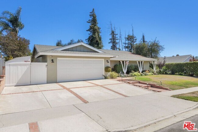 222 Dickenson Ave in Thousand Oaks, CA - Building Photo - Building Photo