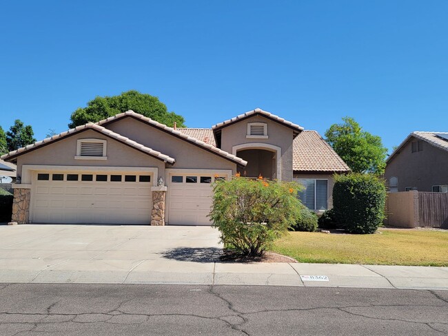 property at 8362 W Paradise Dr