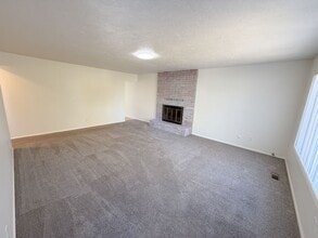 1723 Dawn Dr in Klamath Falls, OR - Building Photo - Building Photo