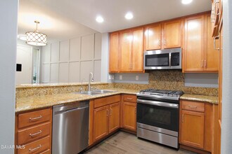 28562 Herrera St in Santa Clarita, CA - Building Photo - Building Photo